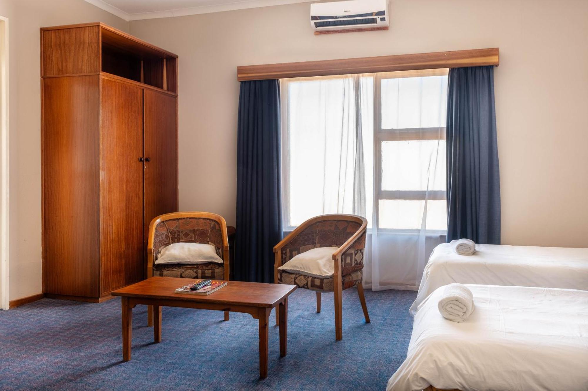 Karoo Country Inn Middelburg  Exterior foto